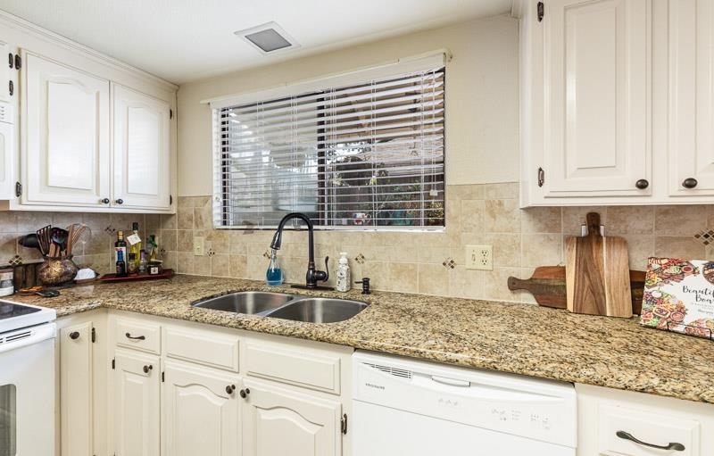 445 Quill Lane, Clovis, CA, 93612