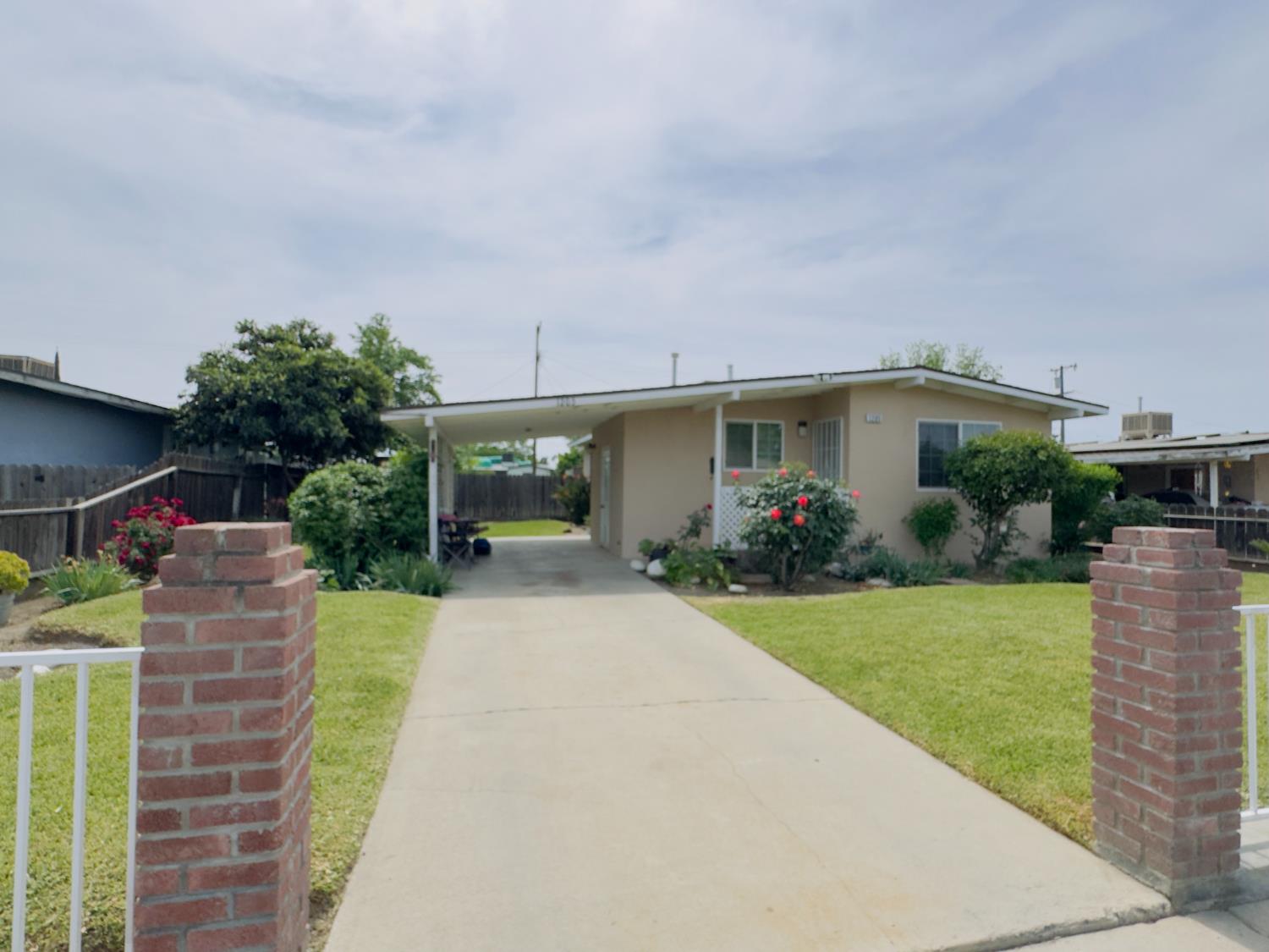 Single Family in Corcoran - photo 2
