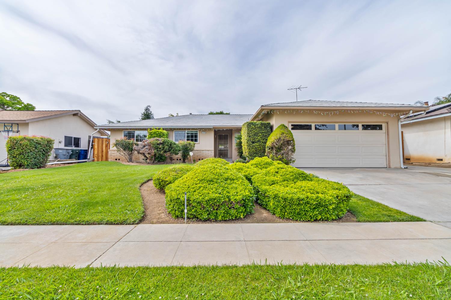 Single Family in Fresno - main photo