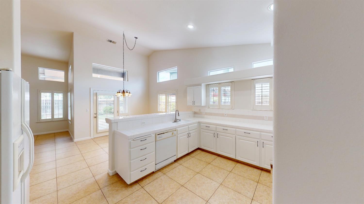 9821 N Sierra Vista Avenue, Fresno, CA, 93720