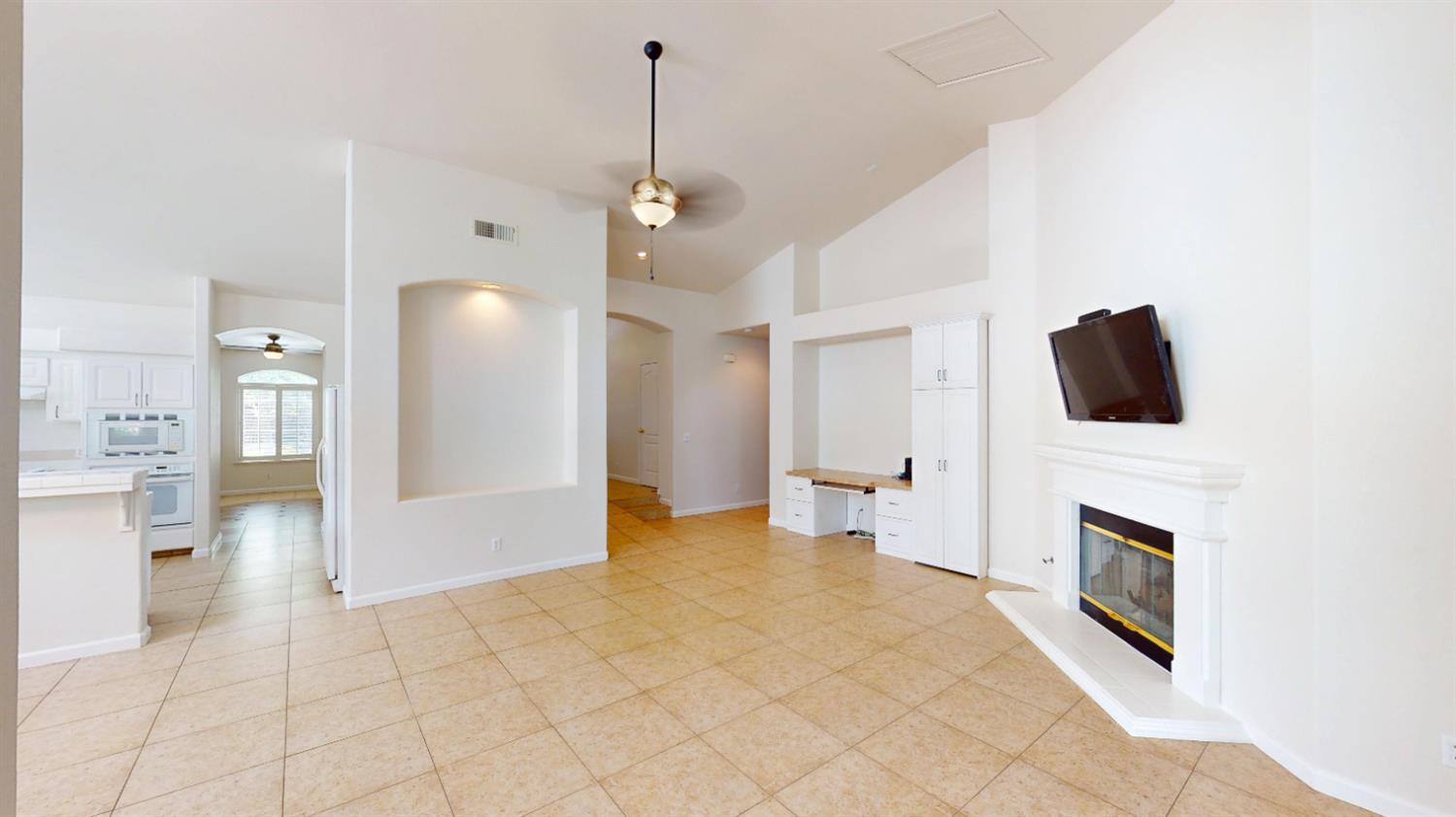 9821 N Sierra Vista Avenue, Fresno, CA, 93720