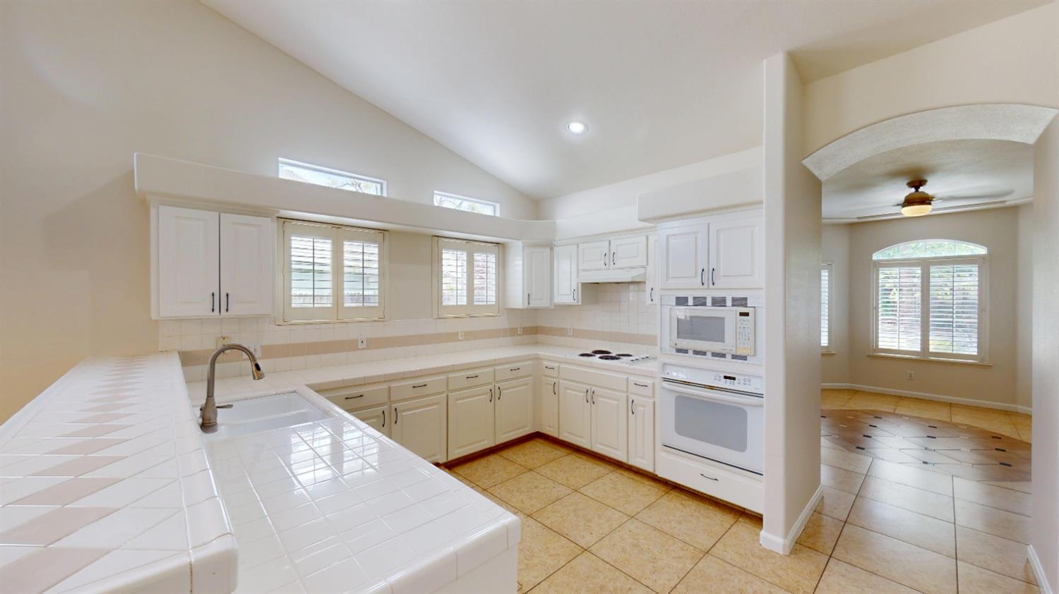 9821 N Sierra Vista Avenue, Fresno, CA, 93720