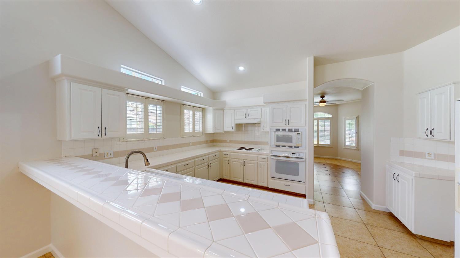 9821 N Sierra Vista Avenue, Fresno, CA, 93720