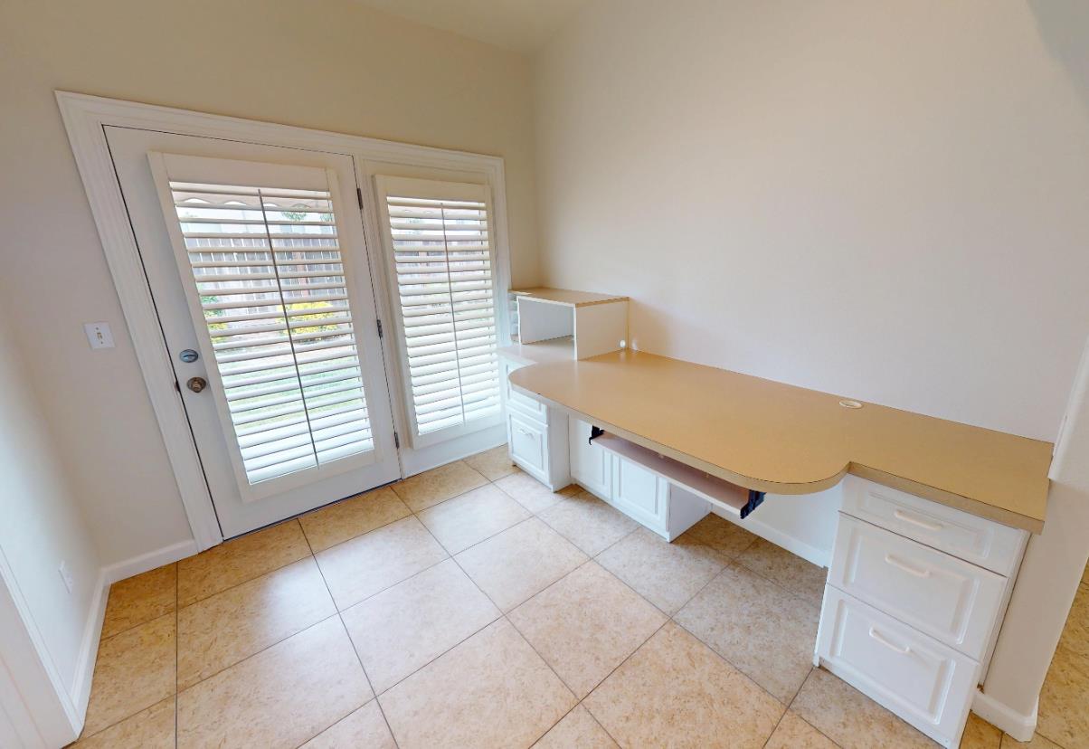 9821 N Sierra Vista Avenue, Fresno, CA, 93720