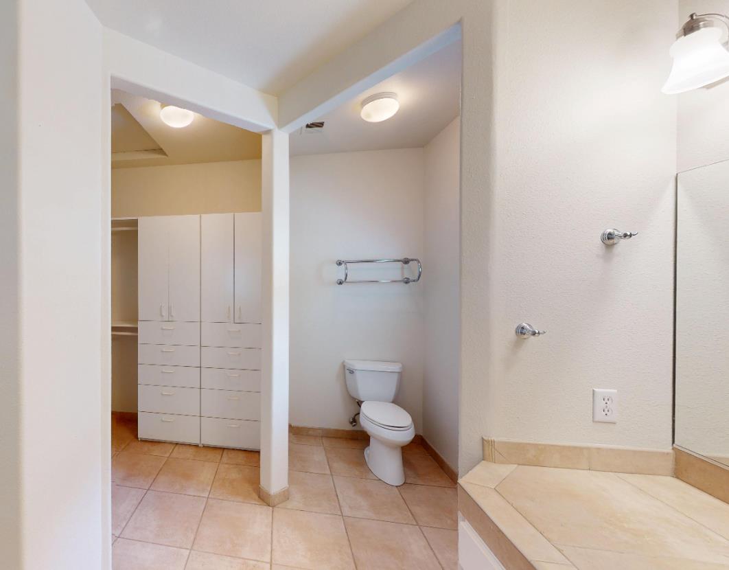 9821 N Sierra Vista Avenue, Fresno, CA, 93720