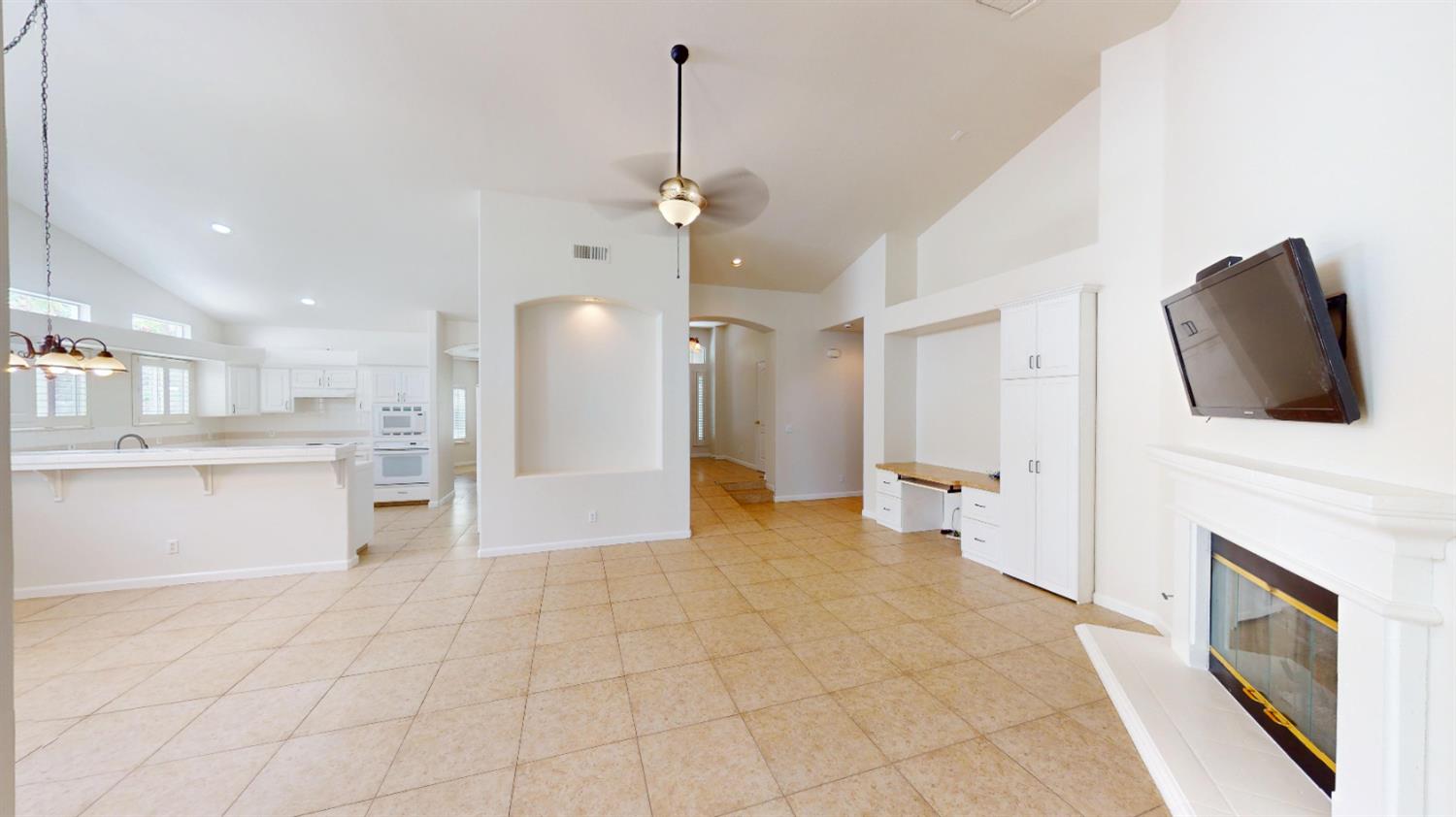 9821 N Sierra Vista Avenue, Fresno, CA, 93720