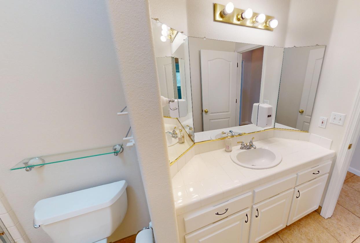 9821 N Sierra Vista Avenue, Fresno, CA, 93720