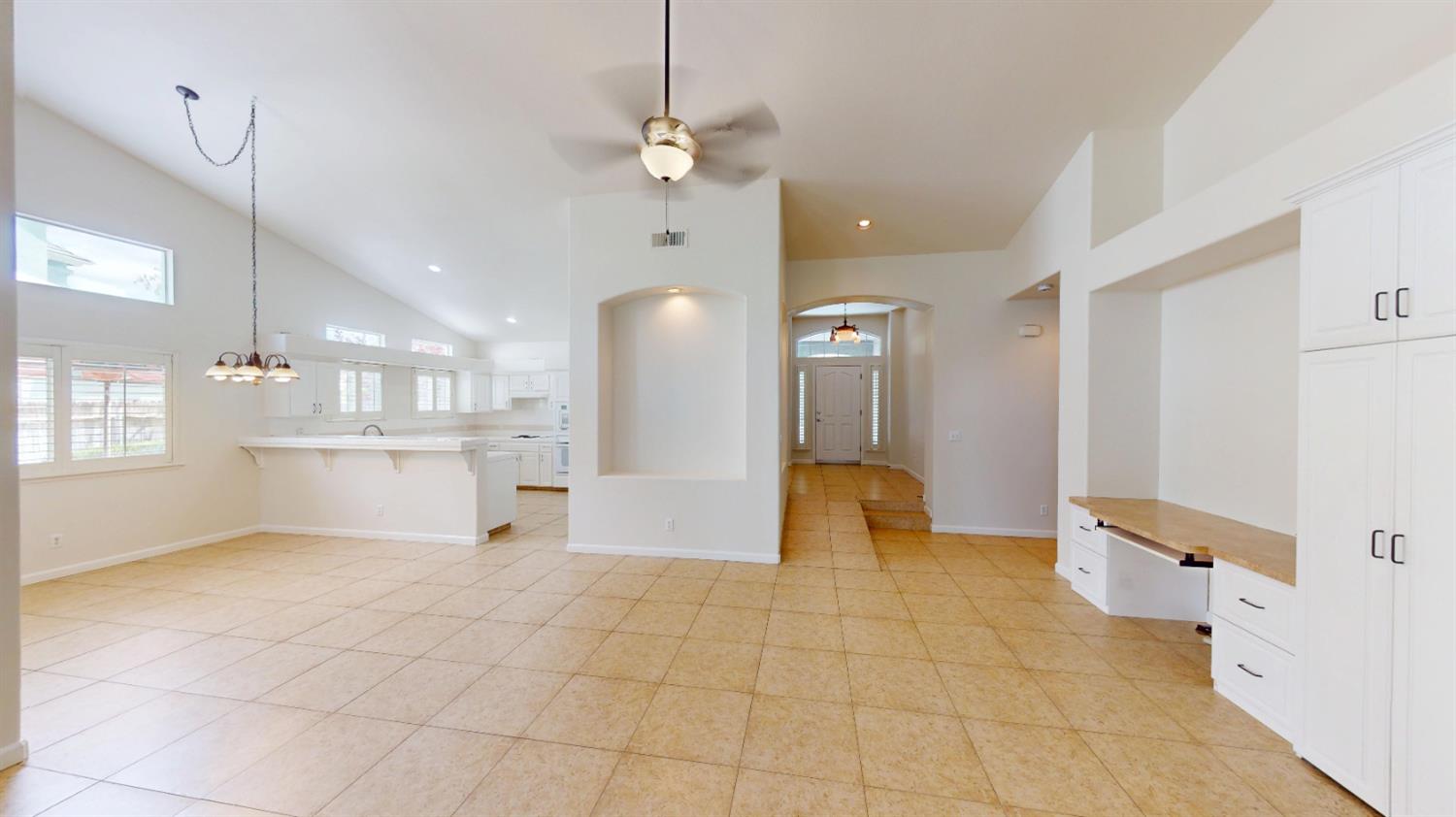 9821 N Sierra Vista Avenue, Fresno, CA, 93720