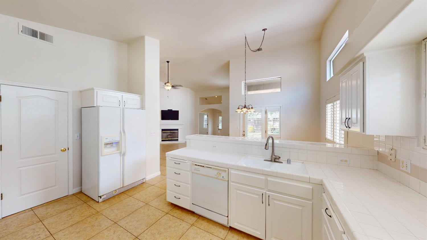 9821 N Sierra Vista Avenue, Fresno, CA, 93720