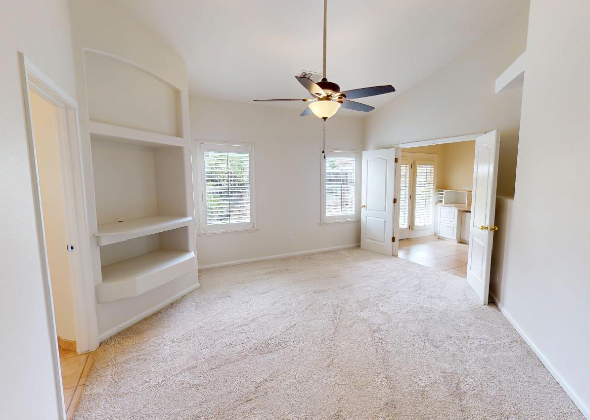 9821 N Sierra Vista Avenue, Fresno, CA, 93720