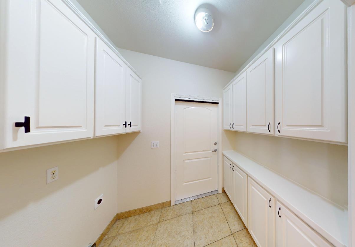 9821 N Sierra Vista Avenue, Fresno, CA, 93720