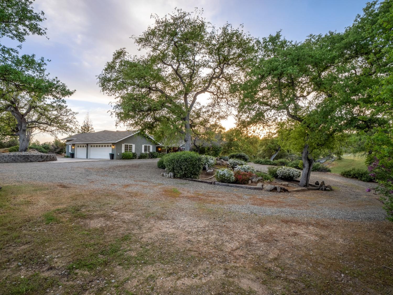 Single Family in Coarsegold - photo 2