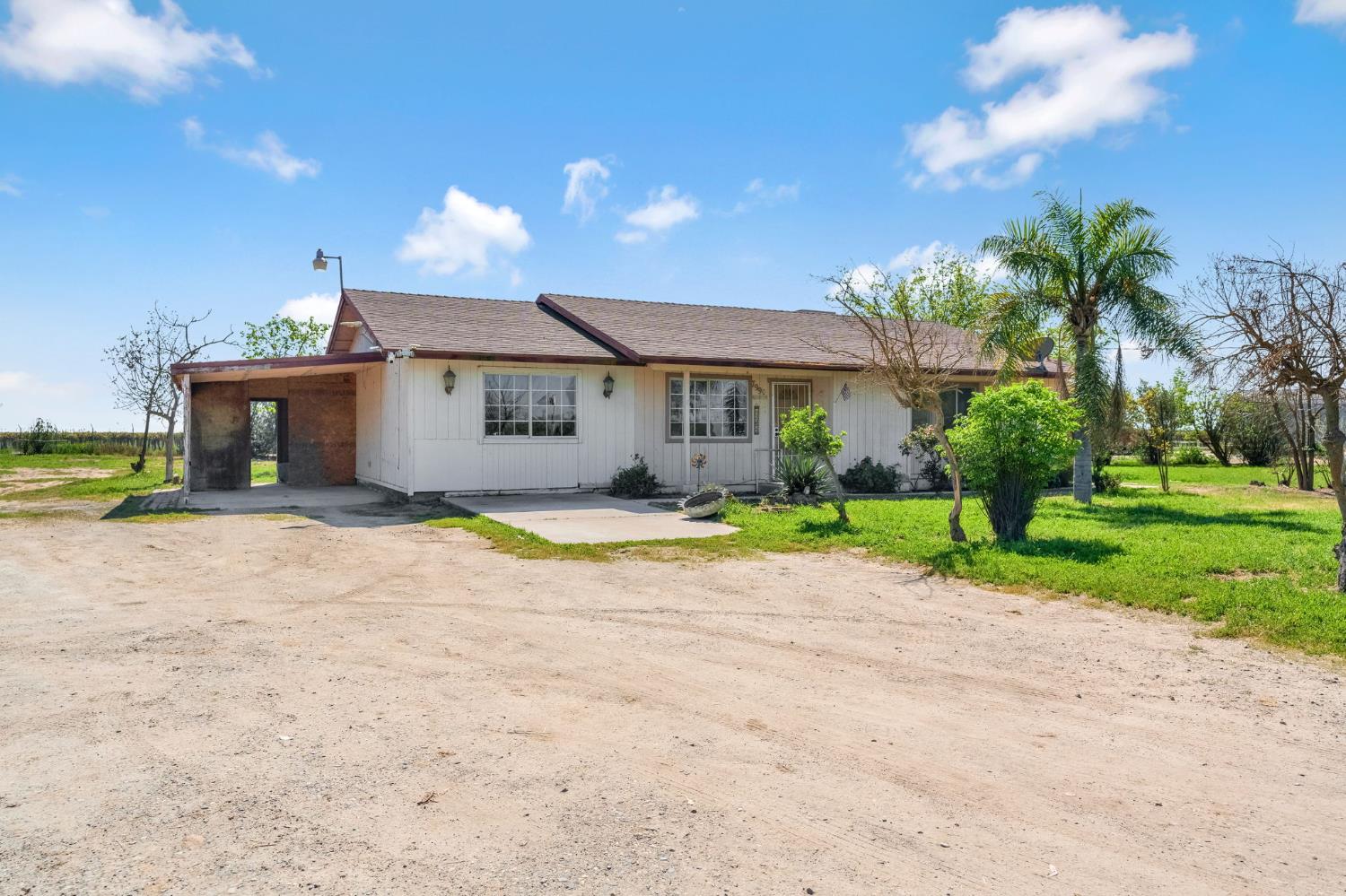 Single Family in Fresno - photo 2