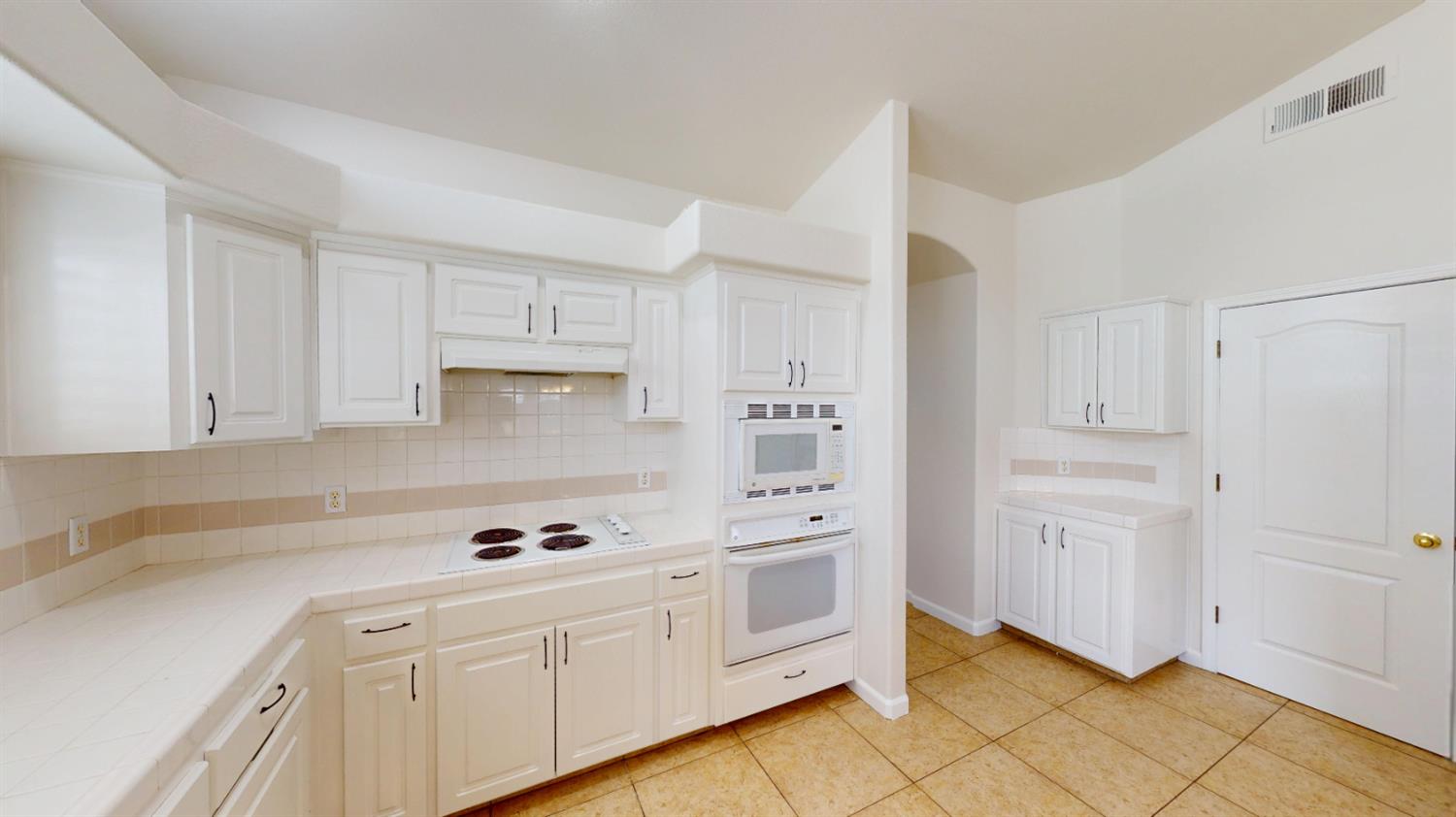 9821 N Sierra Vista Avenue, Fresno, CA, 93720