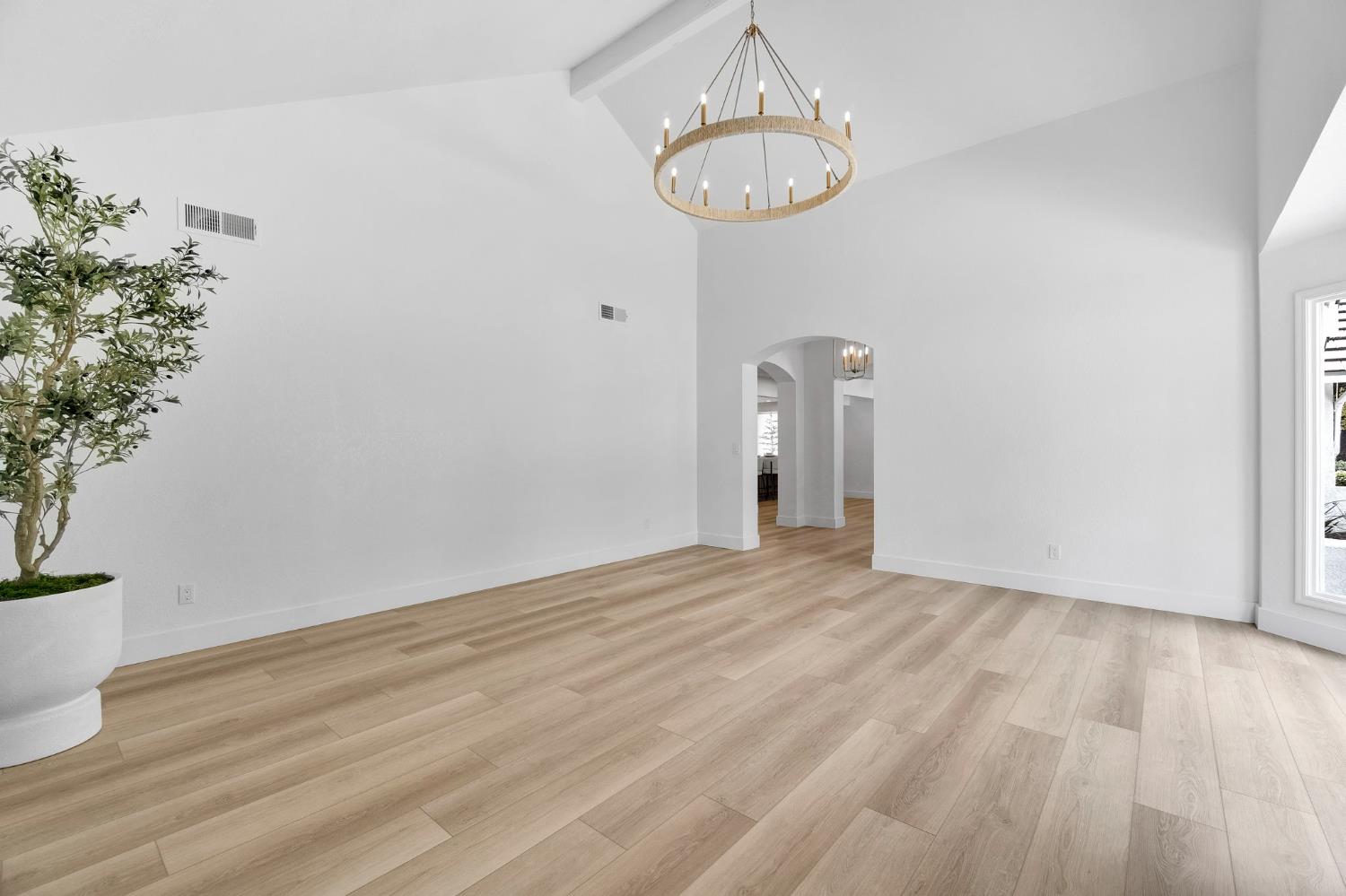 3737 W Minarets Avenue, Fresno, CA, 93711