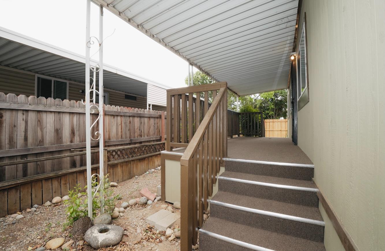 Single Family in Fresno - photo 2