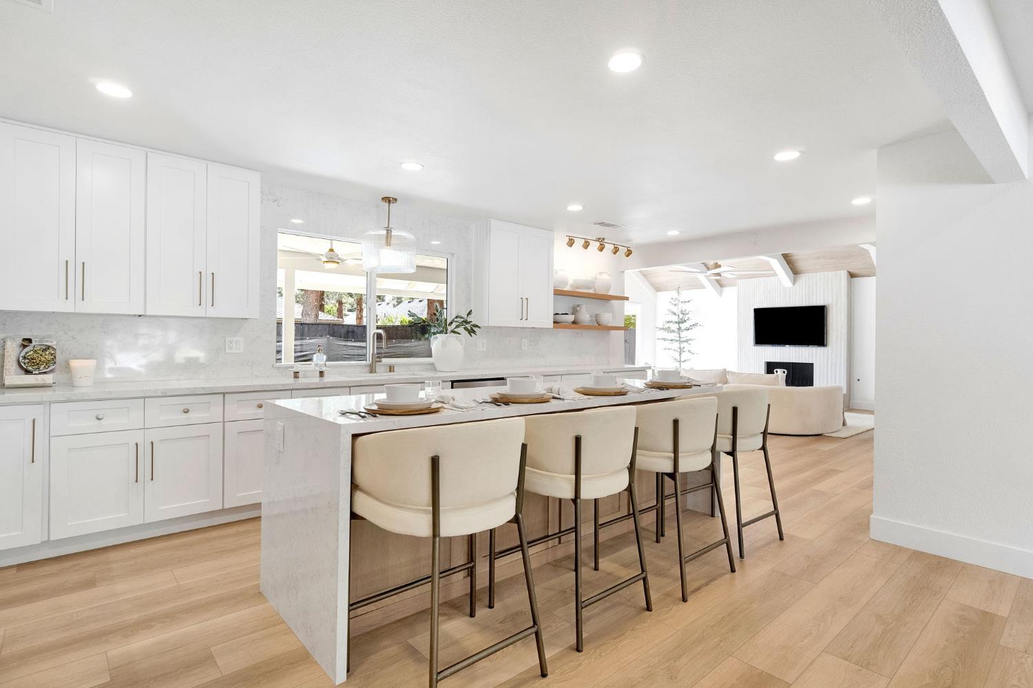 3737 W Minarets Avenue, Fresno, CA, 93711