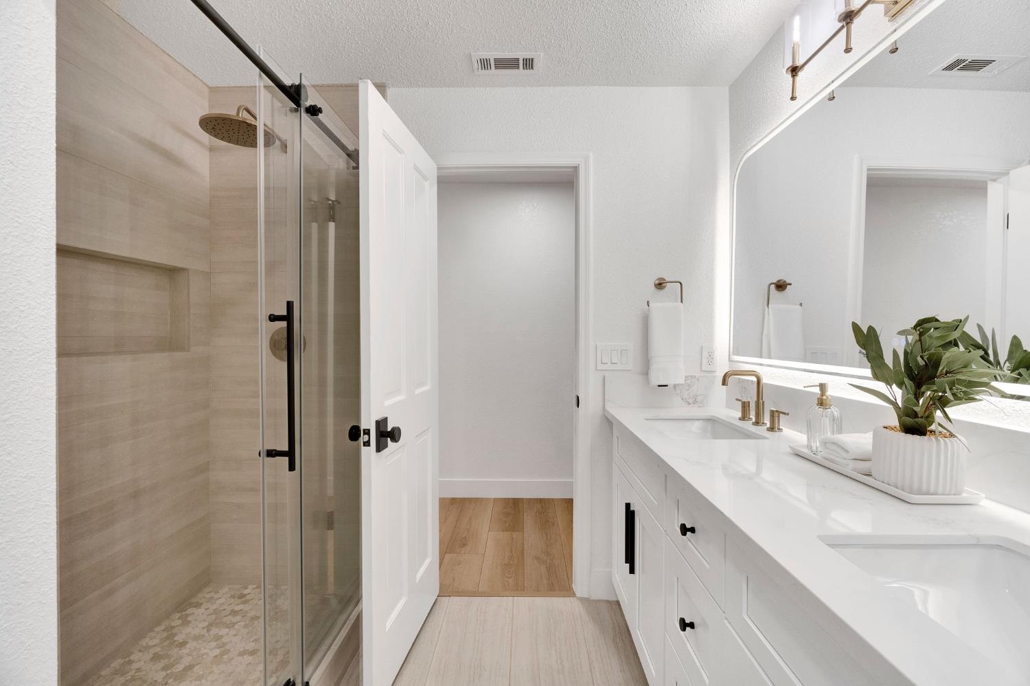 3737 W Minarets Avenue, Fresno, CA, 93711