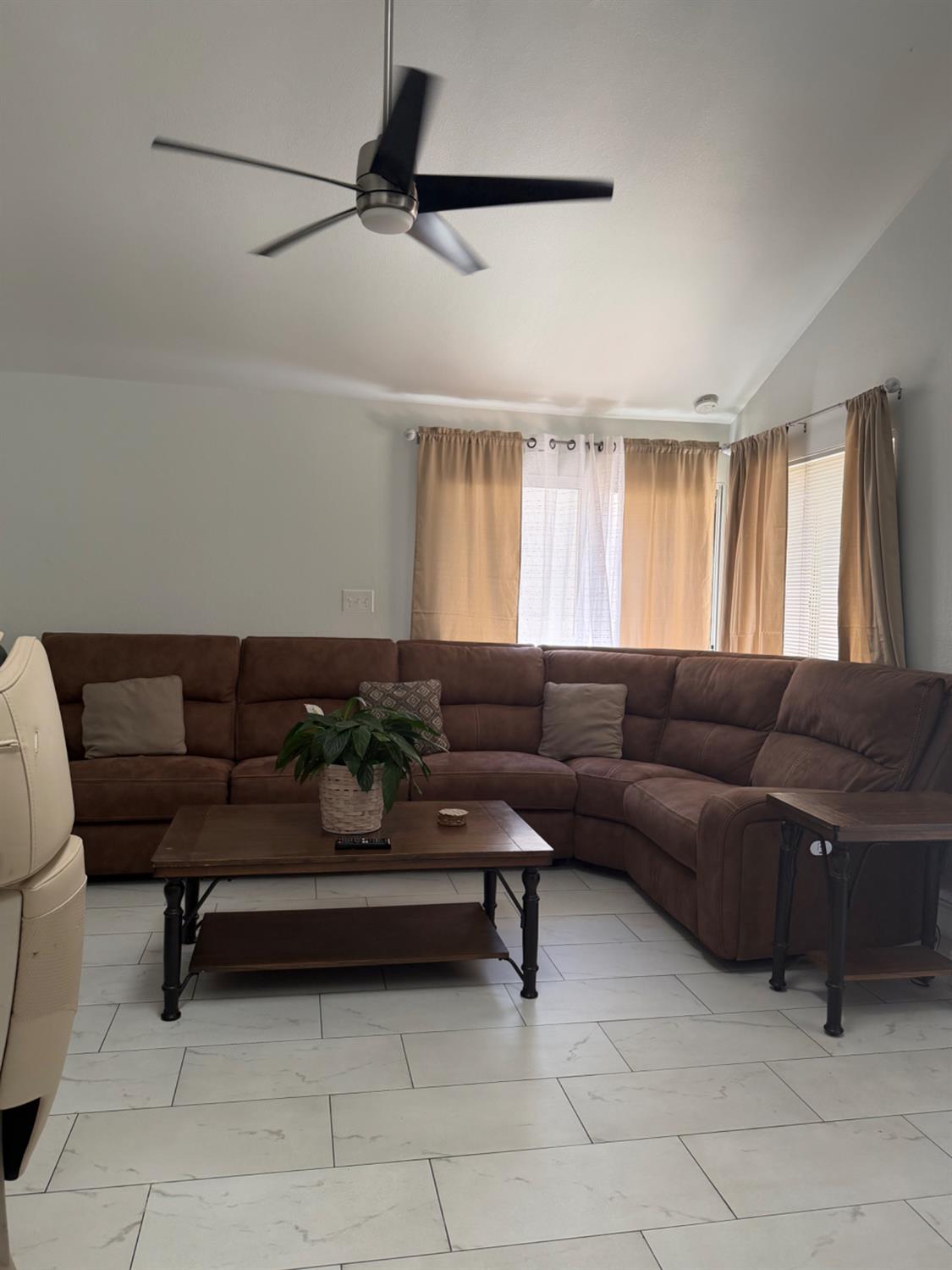 Single Family in Fresno - photo 3