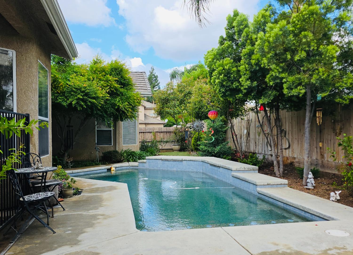 563 W Omaha Avenue, Clovis, CA, 93619