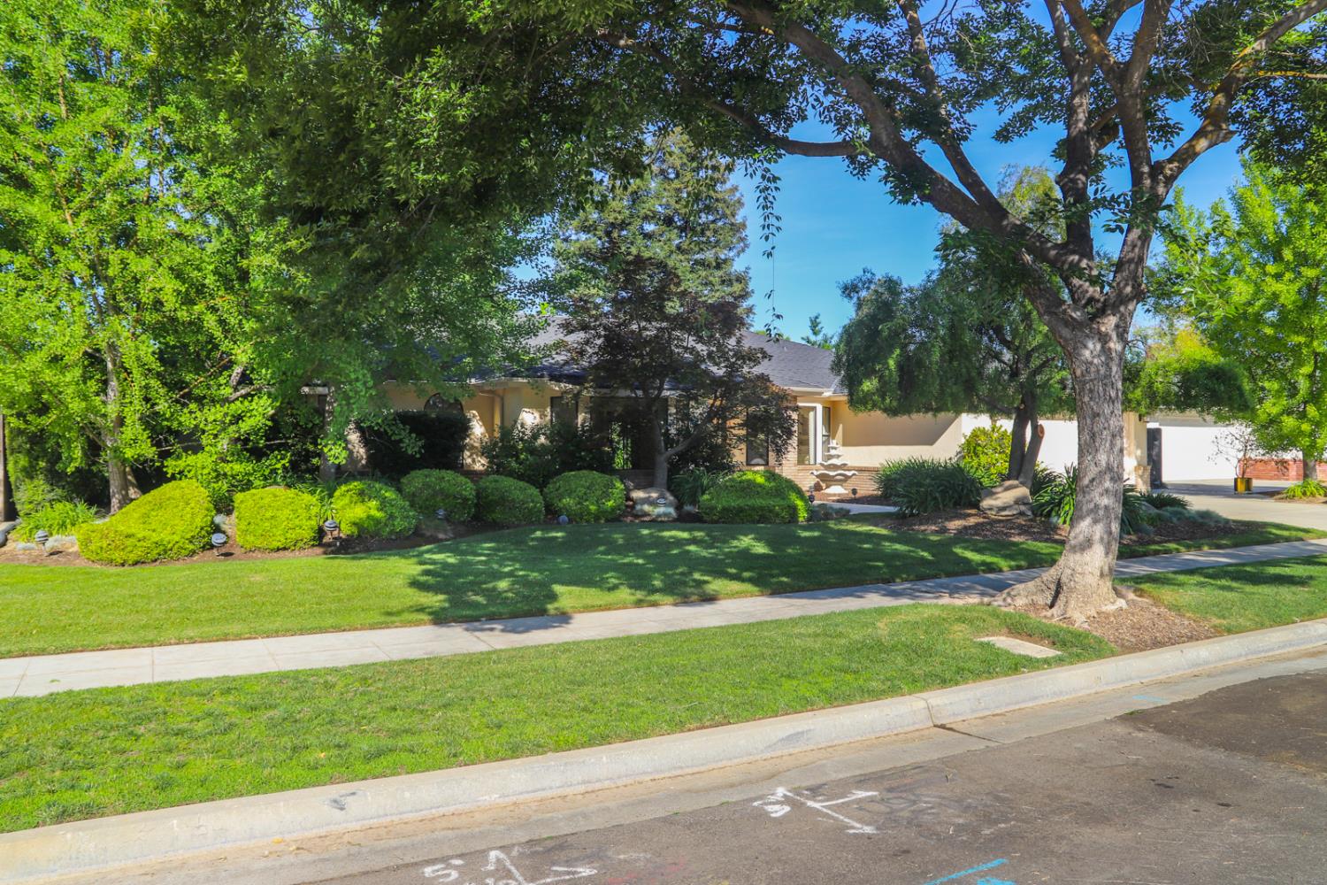 Single Family in Fresno - photo 2