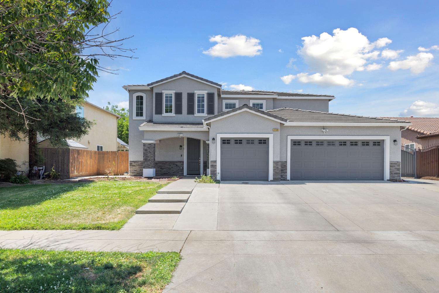 Single Family in Clovis - photo 2