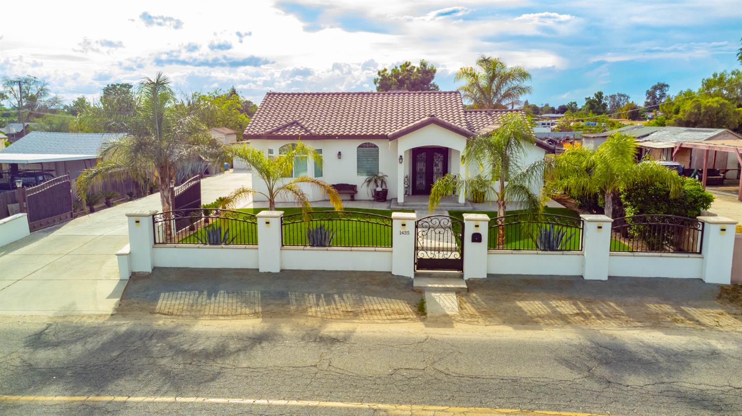 Single Family in Fresno - photo 2
