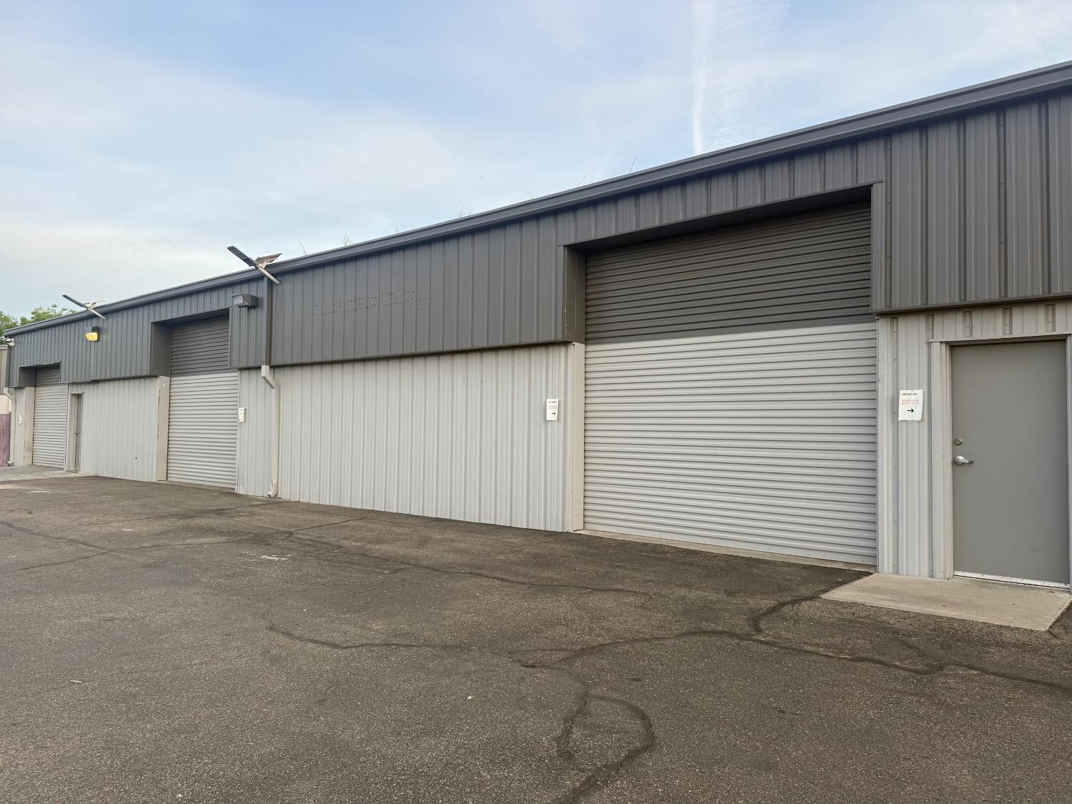Commercial in Fresno - photo 3