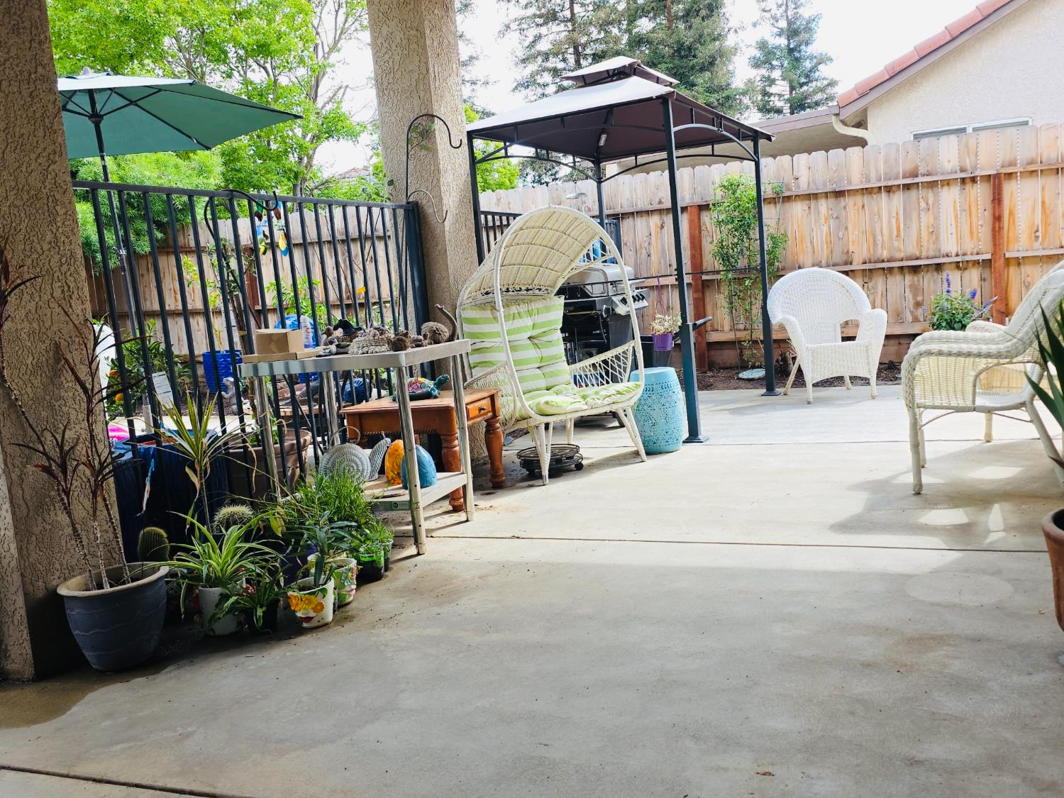 563 W Omaha Avenue, Clovis, CA, 93619