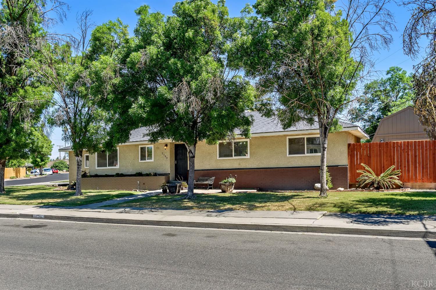 Single Family in Hanford - photo 2