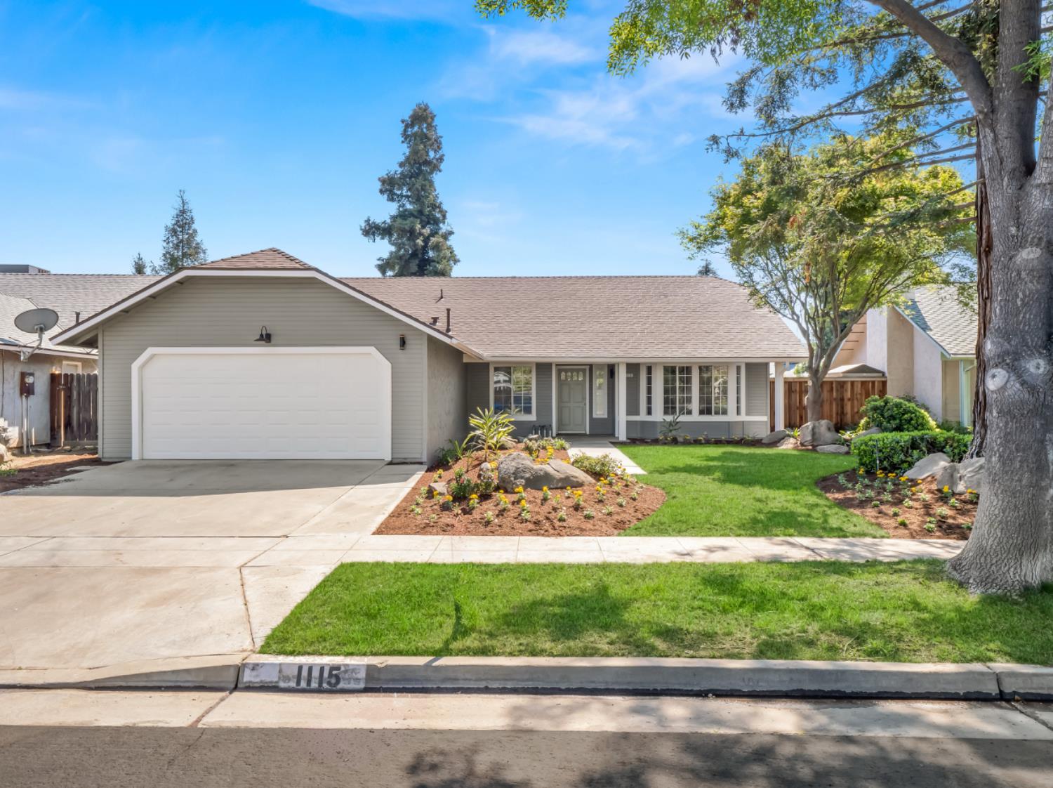 1115 W Minarets Avenue, Fresno, CA, 93650