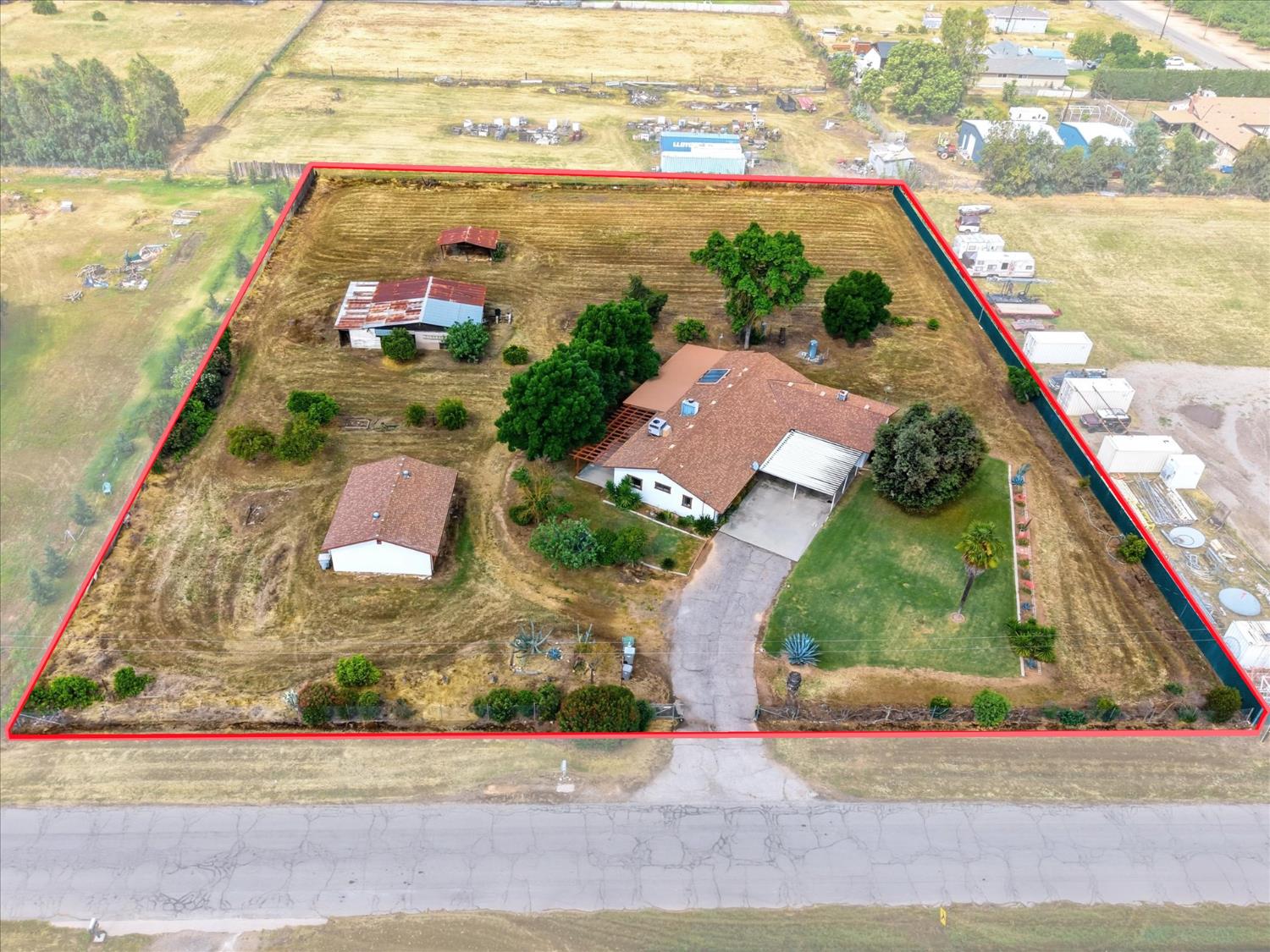 Single Family in Fresno - photo 2