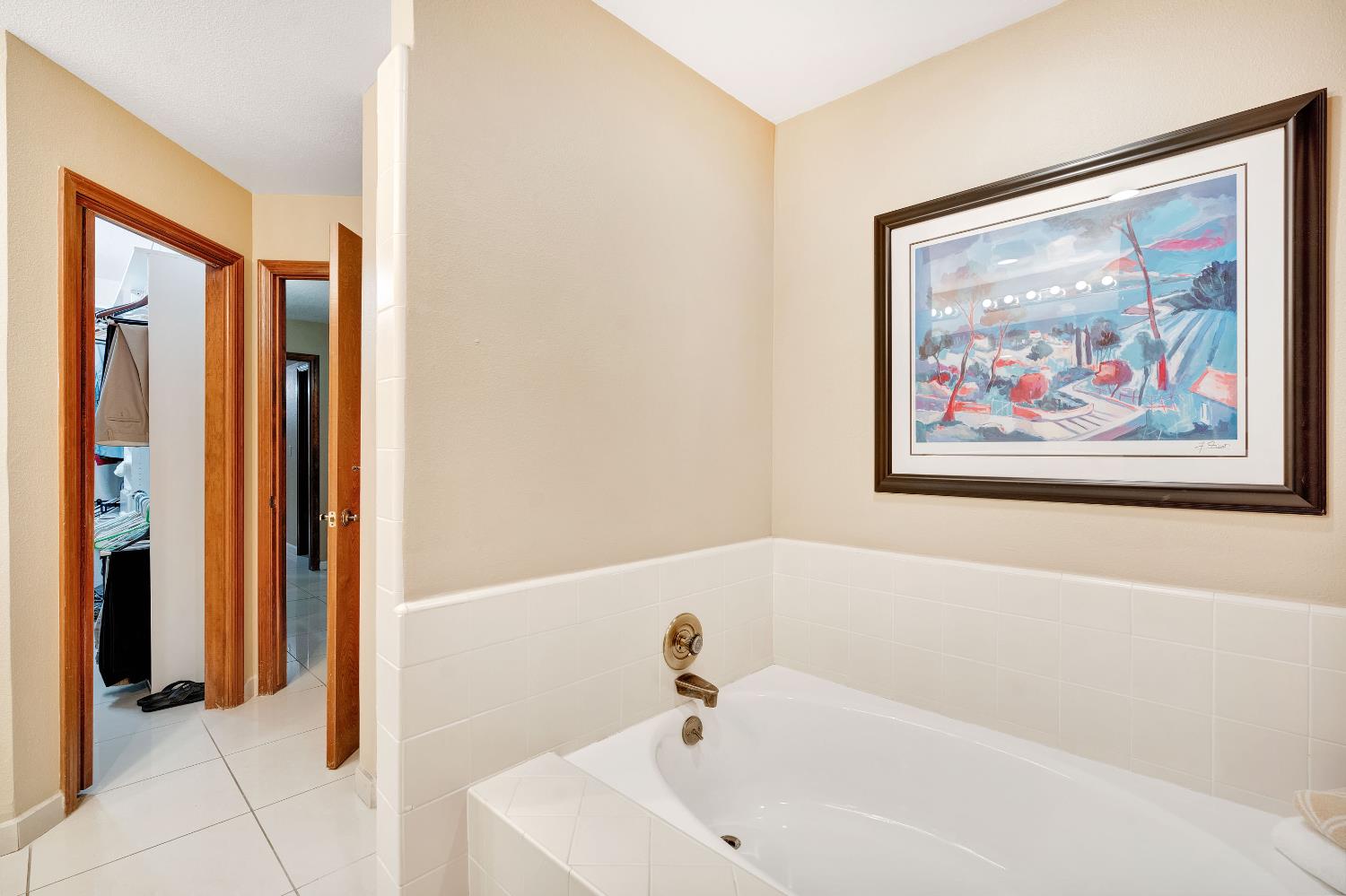 327 E Audubon Drive, Fresno, CA, 93720