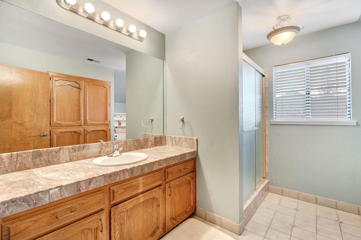 327 E Audubon Drive, Fresno, CA, 93720