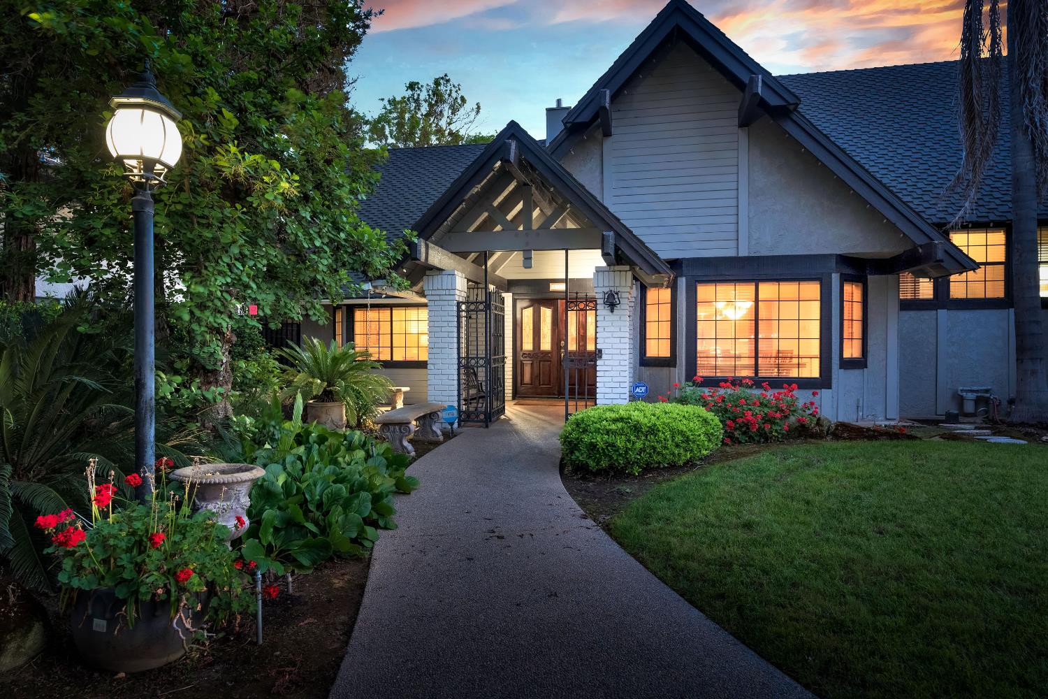 327 E Audubon Drive, Fresno, CA, 93720