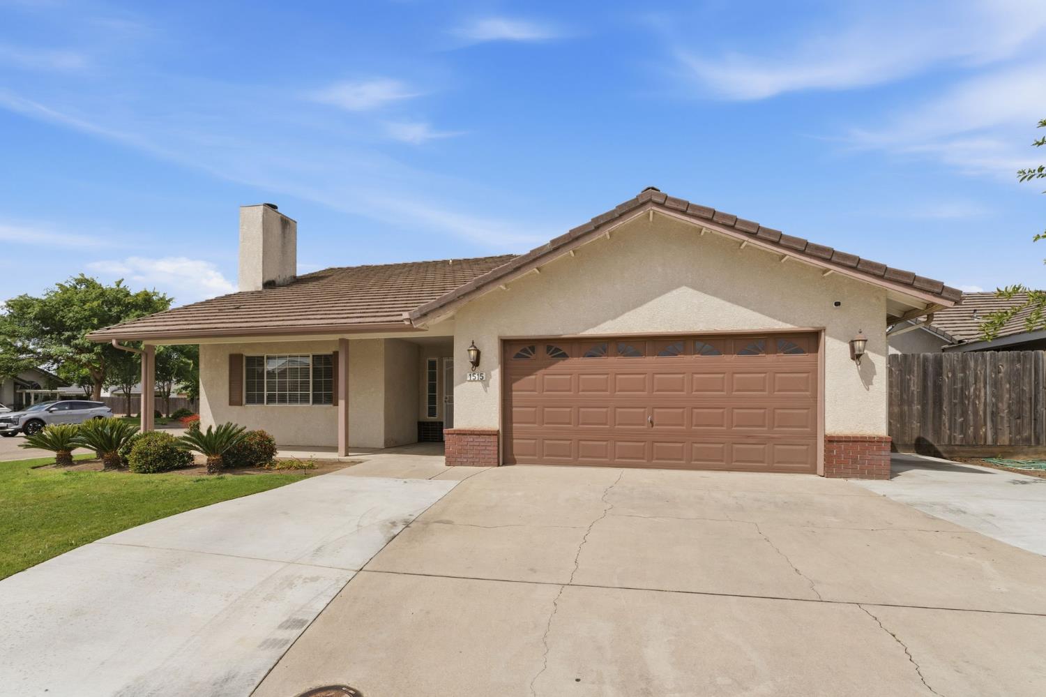 Single Family in Kingsburg - photo 3