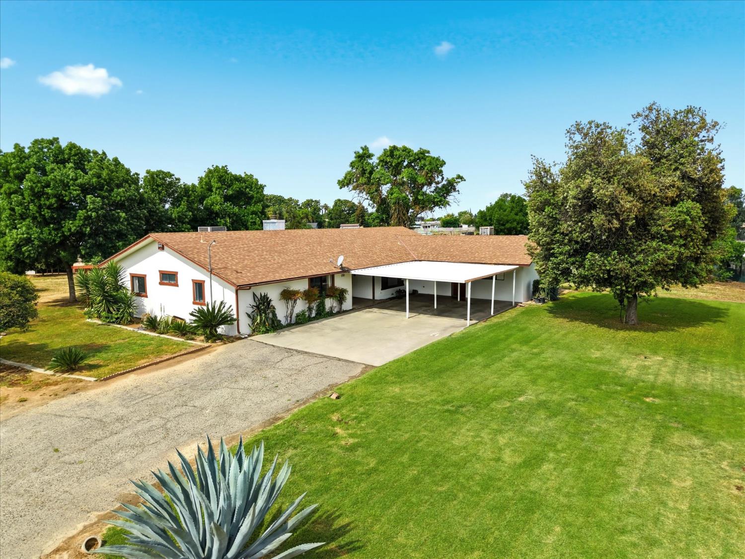 Single Family in Fresno - main photo