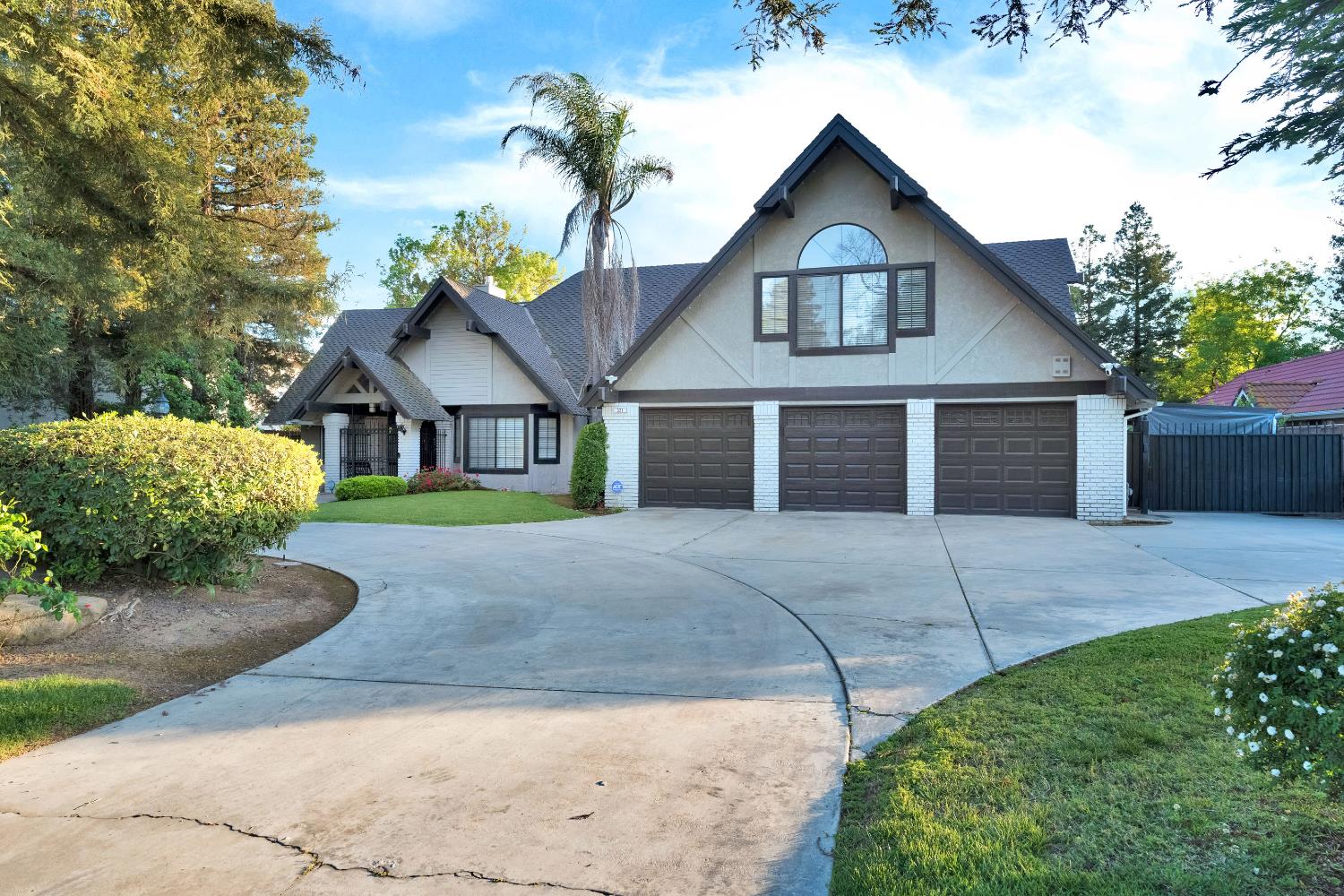 327 E Audubon Drive, Fresno, CA, 93720