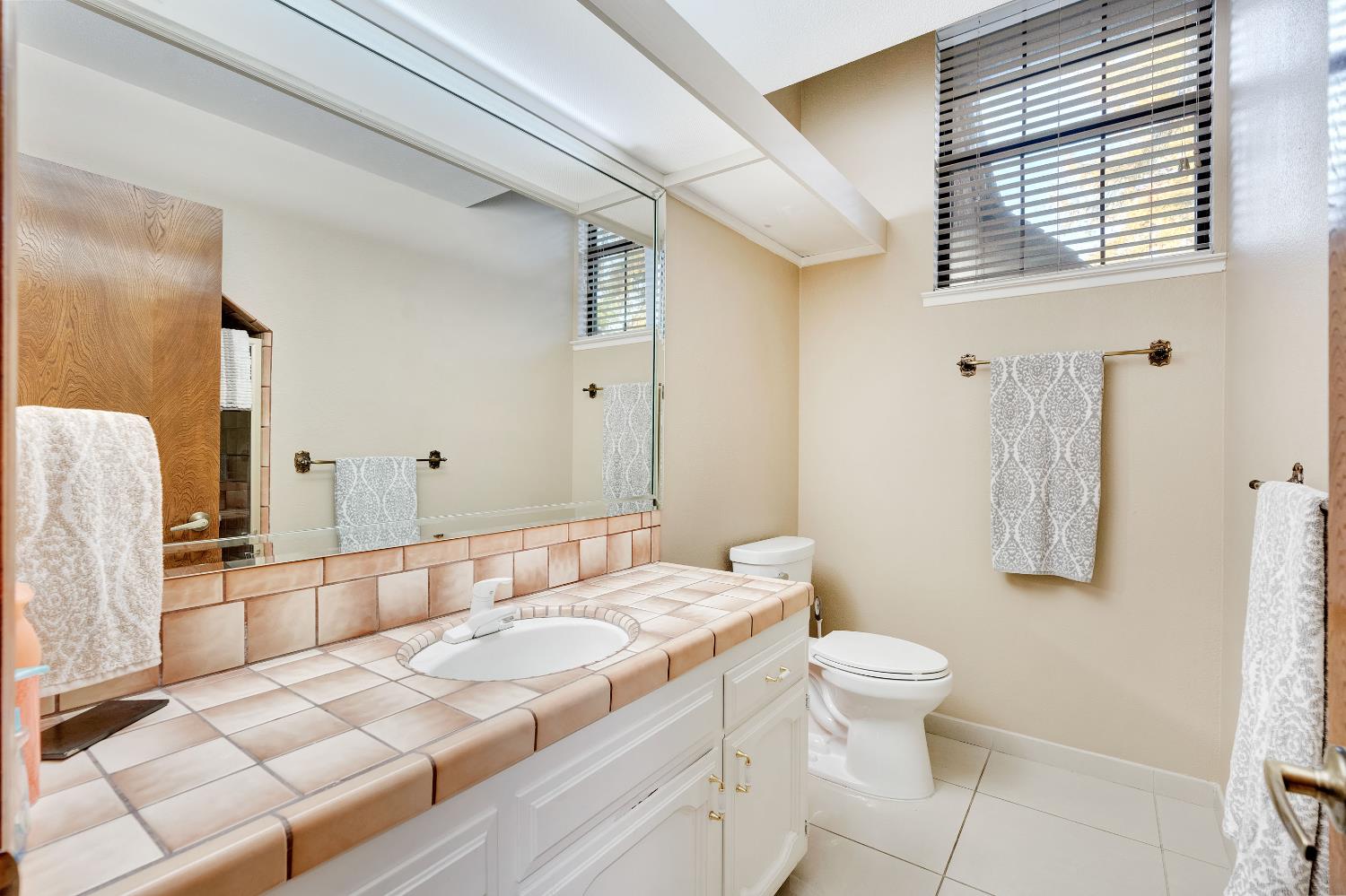 327 E Audubon Drive, Fresno, CA, 93720