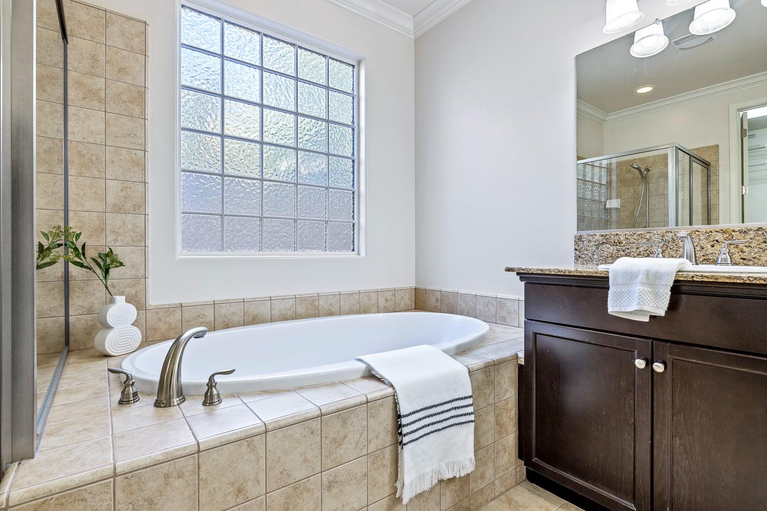 1945 N Emil Avenue, Clovis, CA, 93619