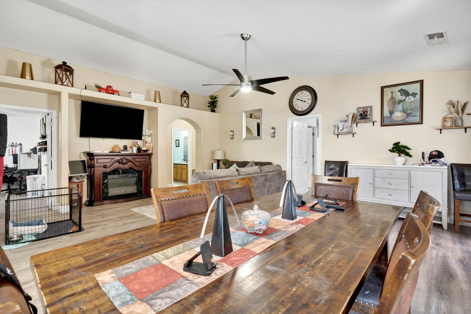 980 Redwood Street, Parlier, CA, 93648