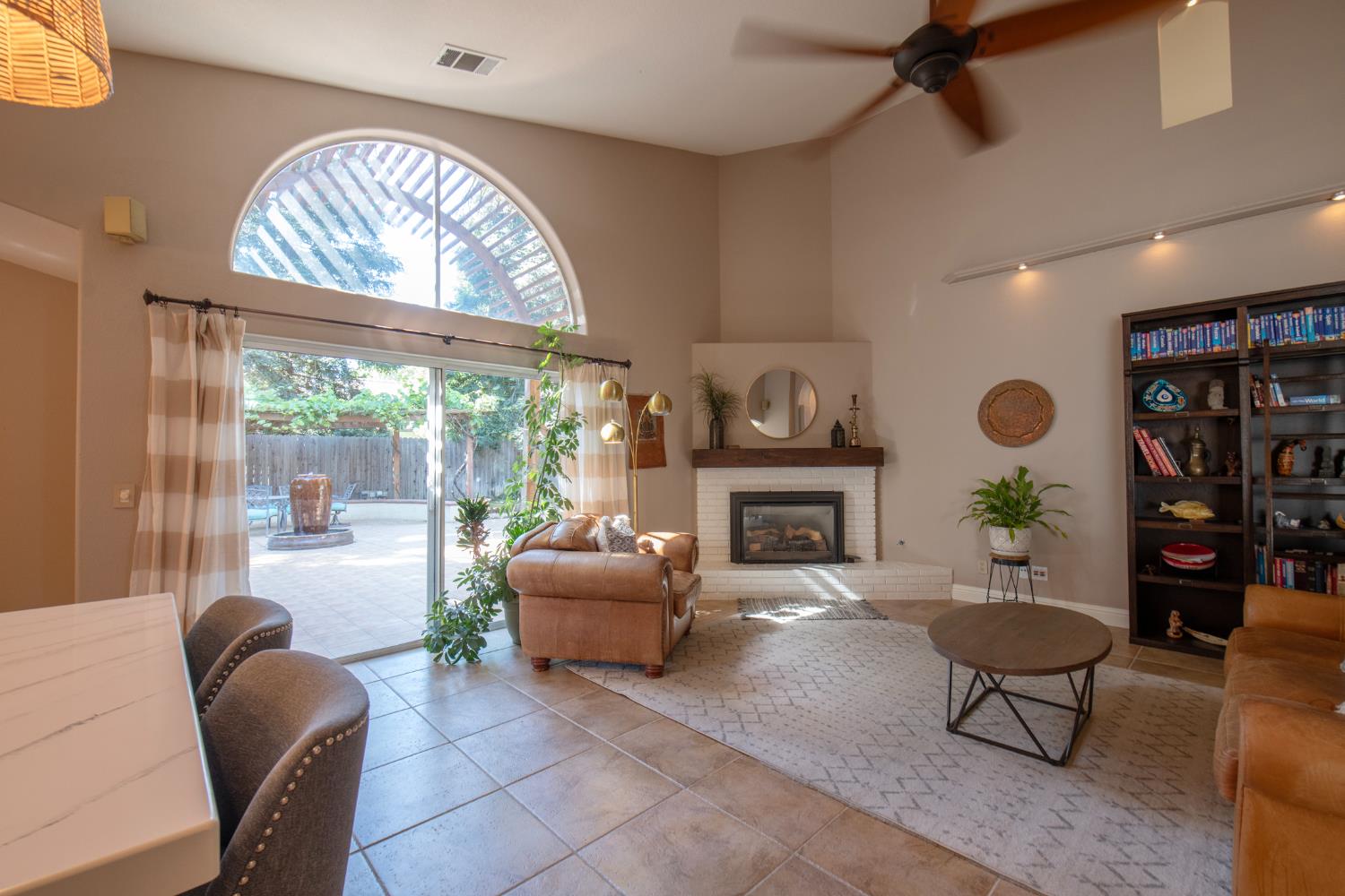 Single Family in Fresno - photo 3