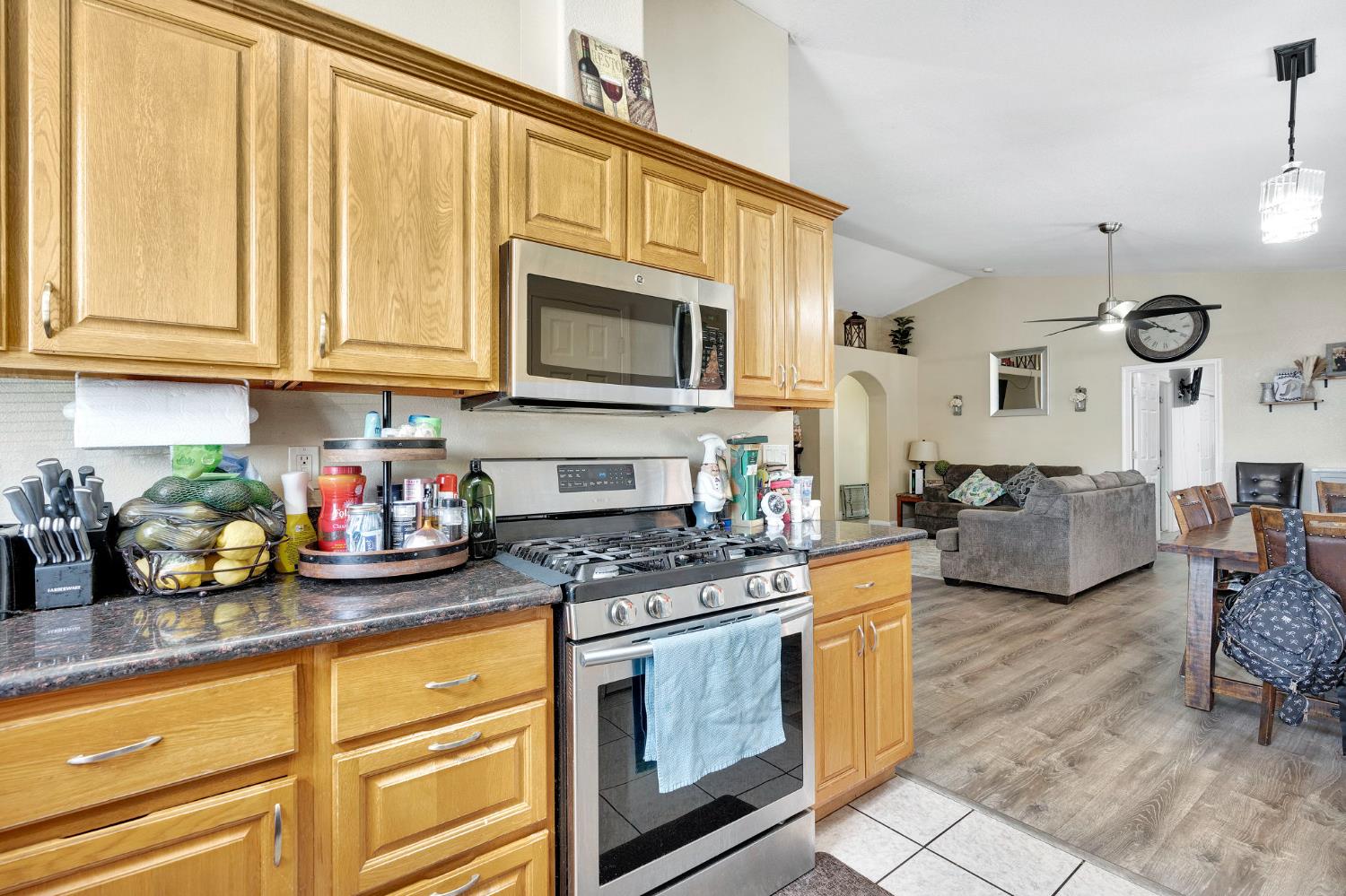 980 Redwood Street, Parlier, CA, 93648