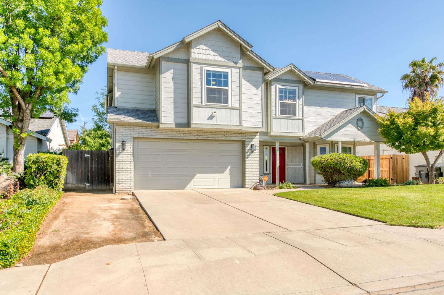 Single Family in Fresno - photo 2