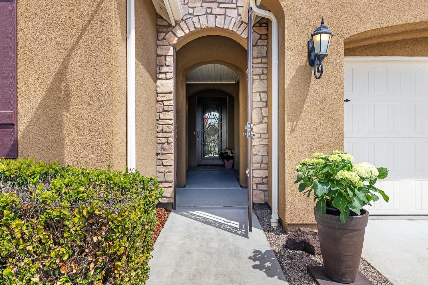 1945 N Emil Avenue, Clovis, CA, 93619