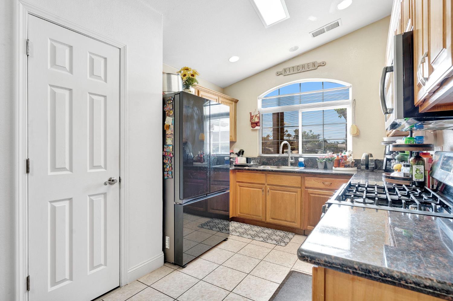 980 Redwood Street, Parlier, CA, 93648