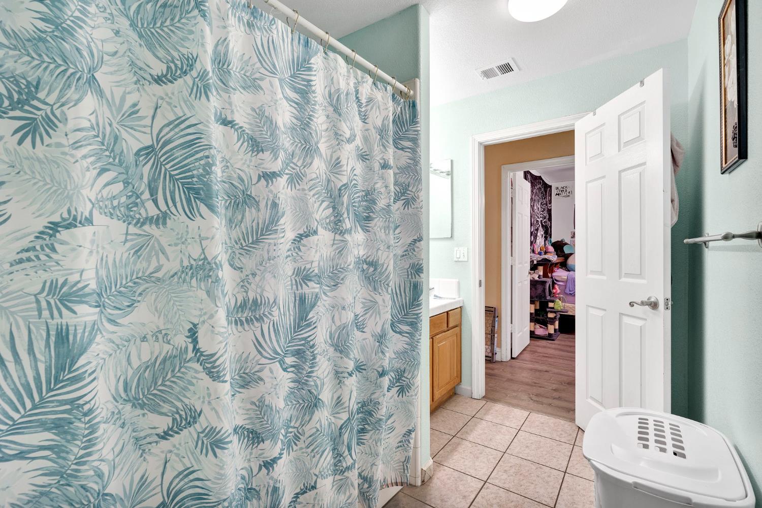 980 Redwood Street, Parlier, CA, 93648