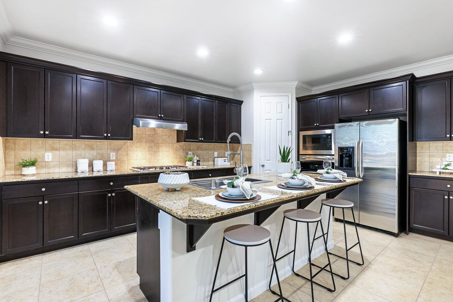 1945 N Emil Avenue, Clovis, CA, 93619