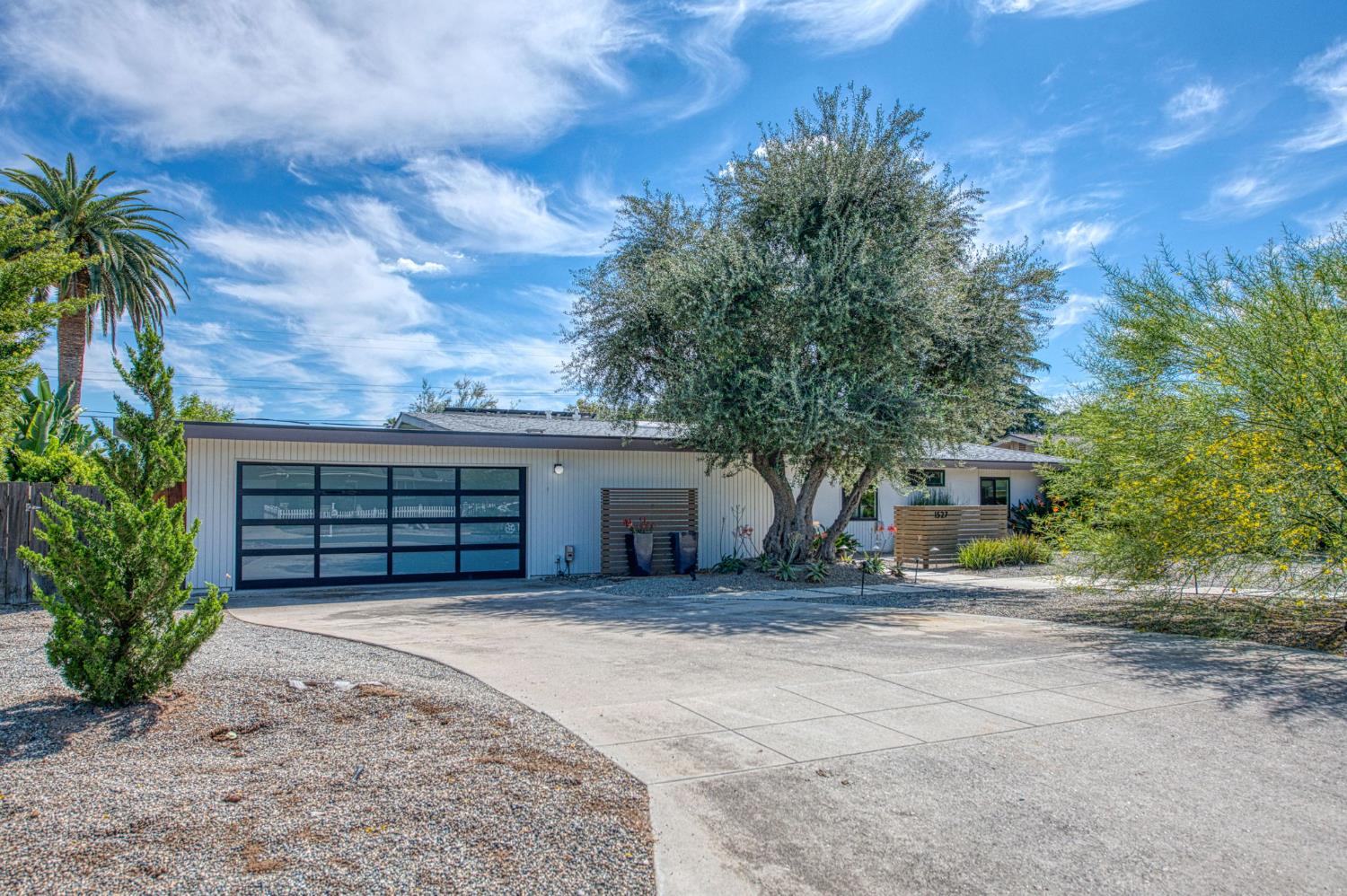 Single Family in Fresno - photo 2