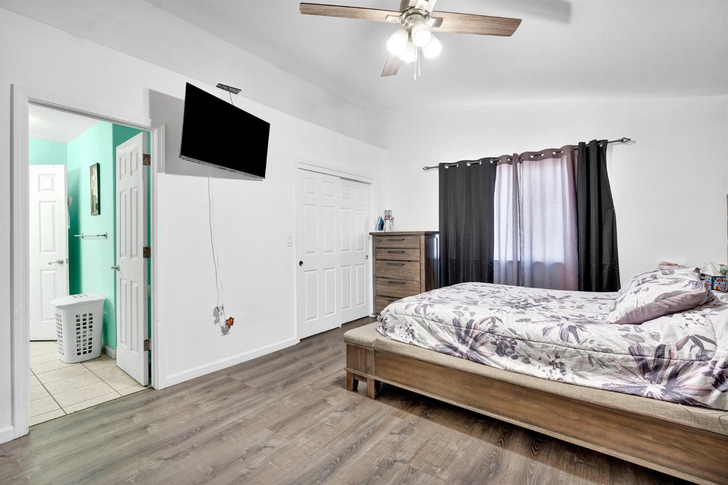 980 Redwood Street, Parlier, CA, 93648